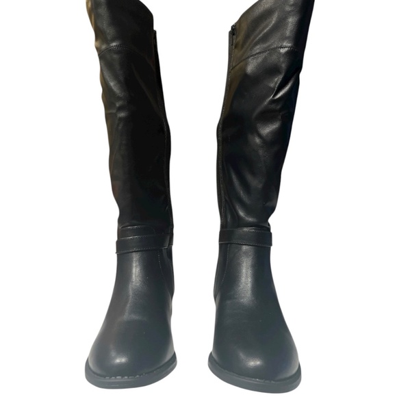 Penningtons Extra Wide Width Tall Riding Boot with Buckle Strap New In Box 8WW - Picture 2 of 8